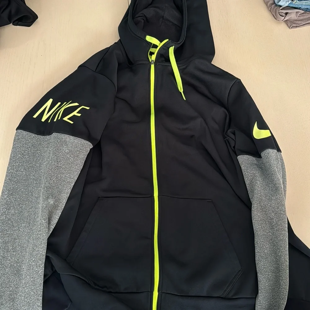 Men’s XL Nike zip up dri fit hoodie - Picture 1 of 3